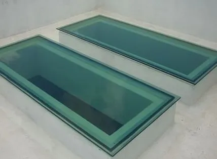 Domos planos de cristal instalados en azotea