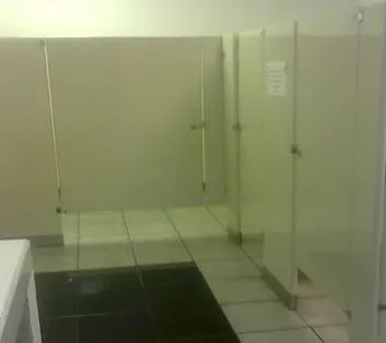 Mamparas de cristal en baño