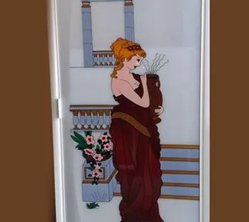 Puerta con cristal decorado